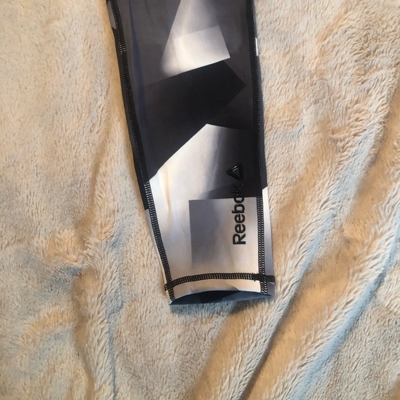 REEBOK Women SZ Small Black Printed Leggings - Picture 3 of 7